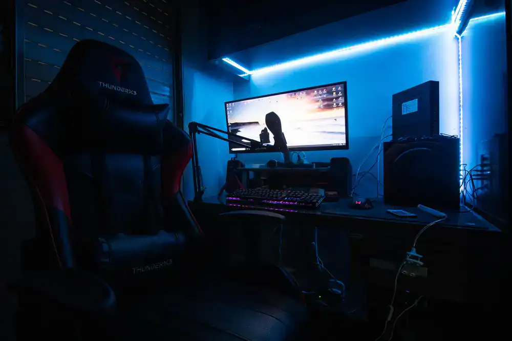 Immersive independent gaming setup